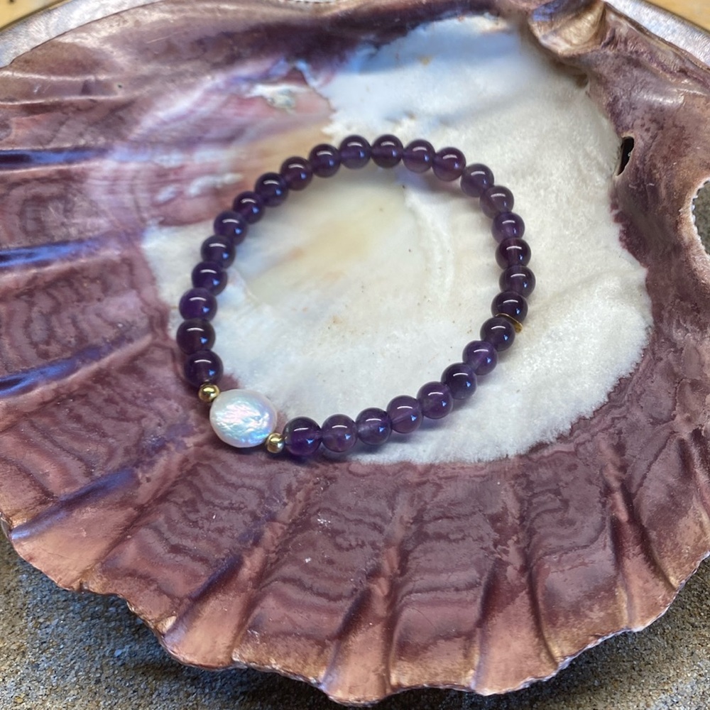 M41 Handmade Freshwater Pearl and Amethyst Round Bead Bracelet Beach Mermaid Gem